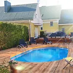 Svečių namai Saules Namai